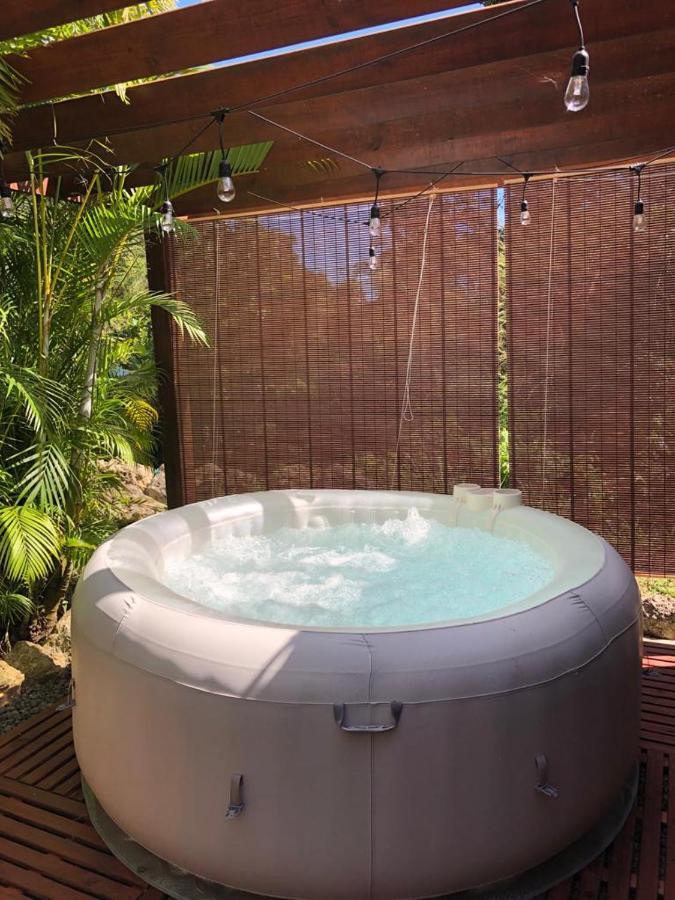 Eden Chalet, Spa Privatif Les Abymes Exterior photo