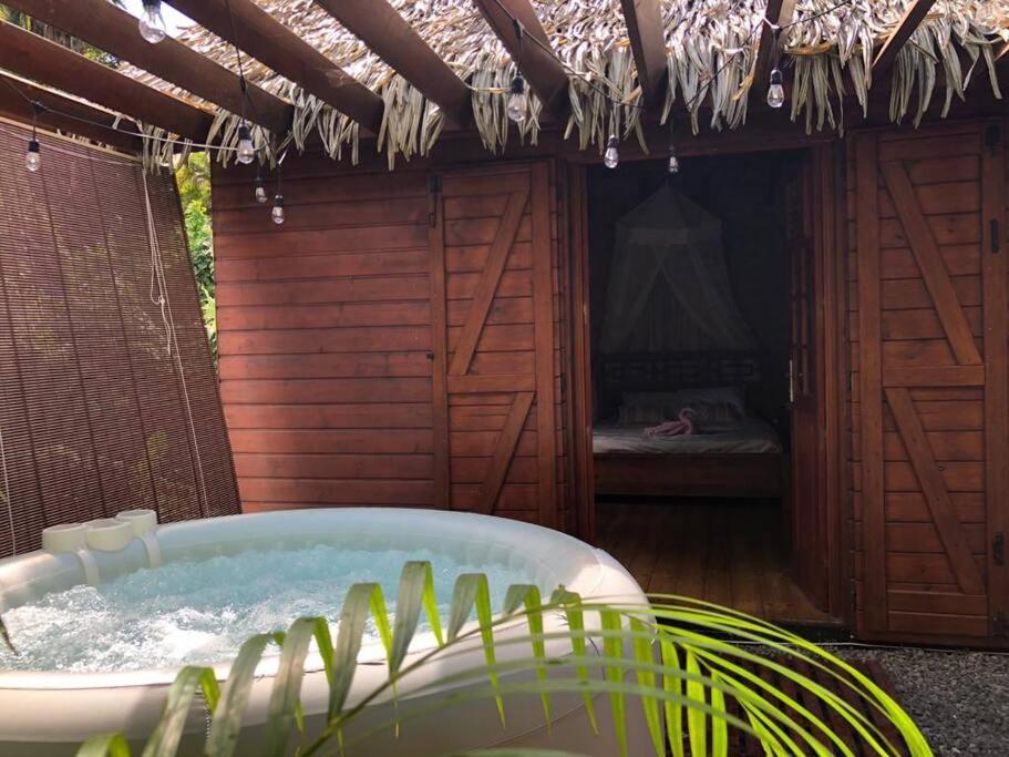 Eden Chalet, Spa Privatif Les Abymes Exterior photo